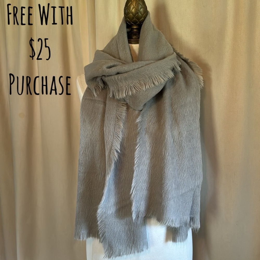 Free With $25 Purchase Gray/Silver Textured Scarf-17x79-Acrylic-Raw Edge-EUC
